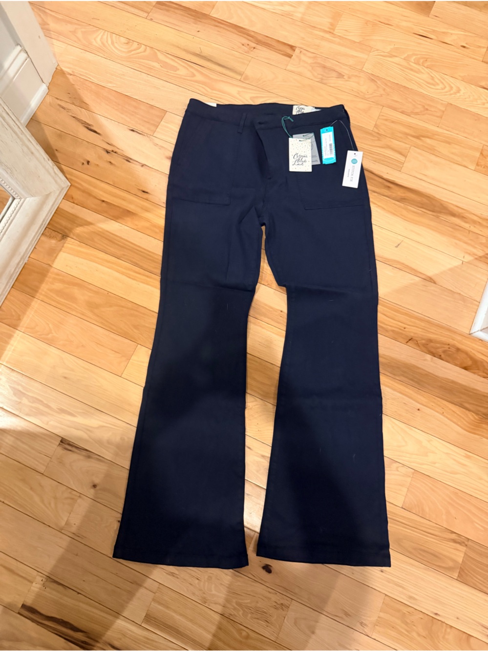 Classic Navy Wide-Leg Flare Jeans - Timeless Everyday Style